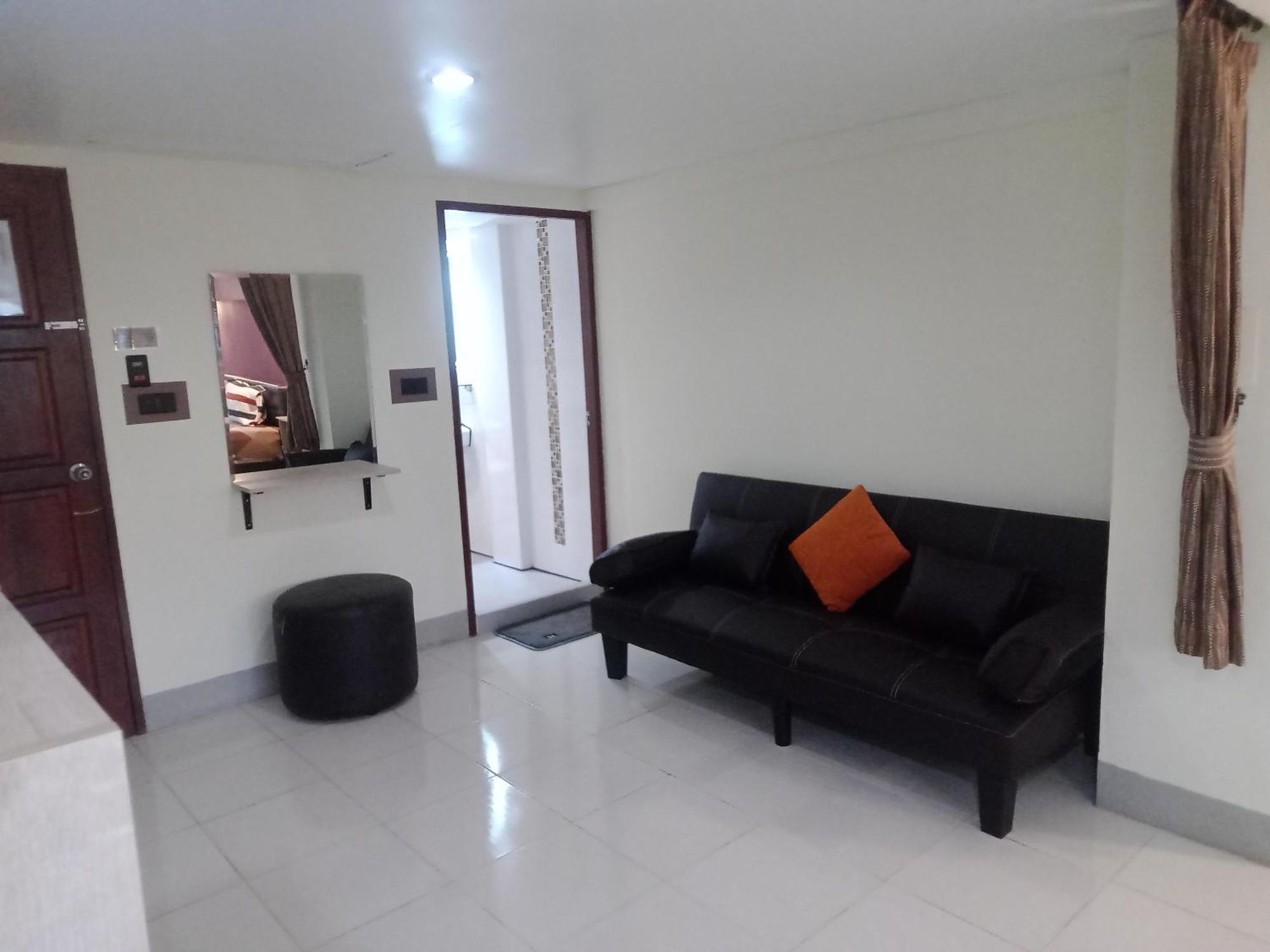 Living Room Guesthouse & Cafe Bar Karon Εξωτερικό φωτογραφία
