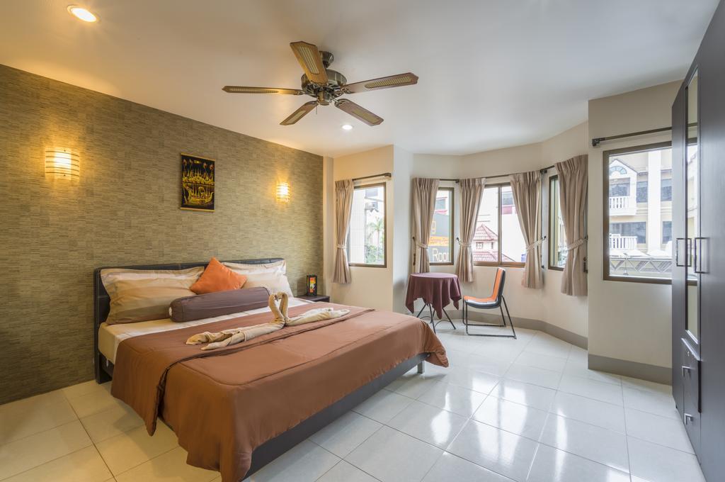 Living Room Guesthouse & Cafe Bar Karon Εξωτερικό φωτογραφία